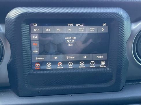 Used 2021 Jeep Wrangler Unlimited Sport AWD/4WD image 16