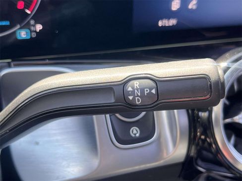 Used 2024 Mercedes-Benz GLB 250 4MATIC image 23