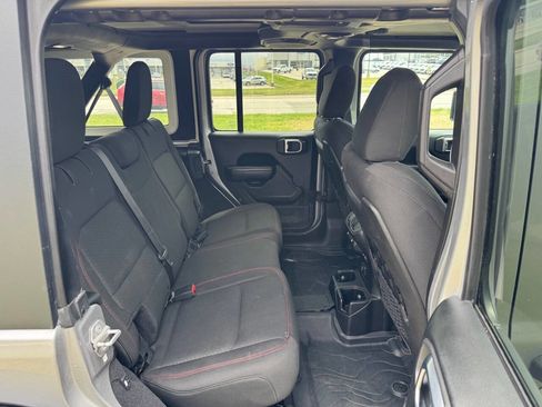 Used 2018 Jeep Wrangler Unlimited Rubicon image 13