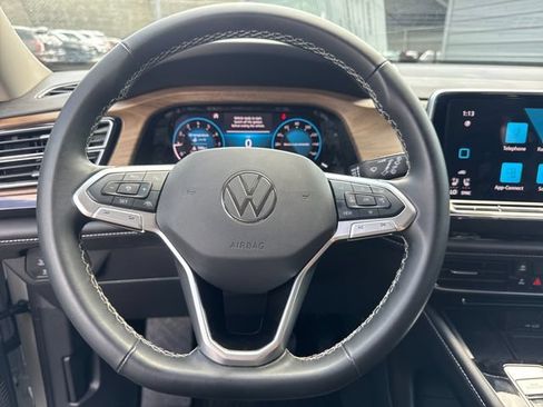 Used 2024 Volkswagen Atlas SE FWD image 19