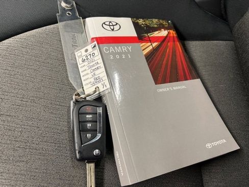 Used 2021 Toyota Camry LE image 28