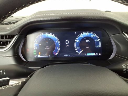 Used 2023 Jeep Grand Cherokee Limited AWD/4WD image 17