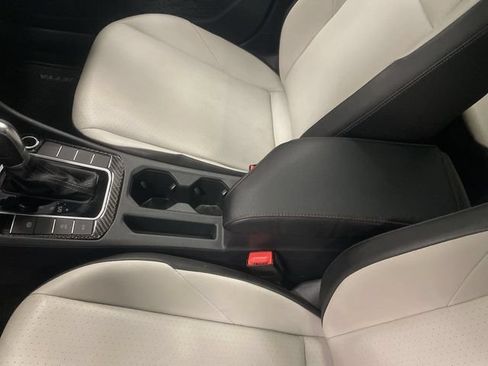 Used 2019 Volkswagen Jetta R-Line w/ R-Line Cold Weather Package FWD image 20