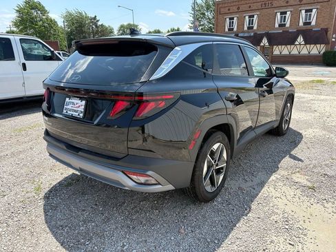 Used 2025 Hyundai Tucson SEL FWD image 3