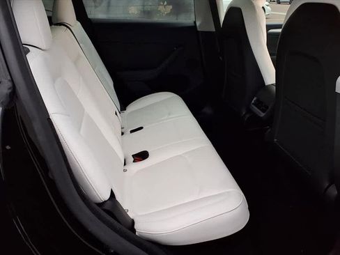 Used 2024 Tesla Model Y Long Range image 14