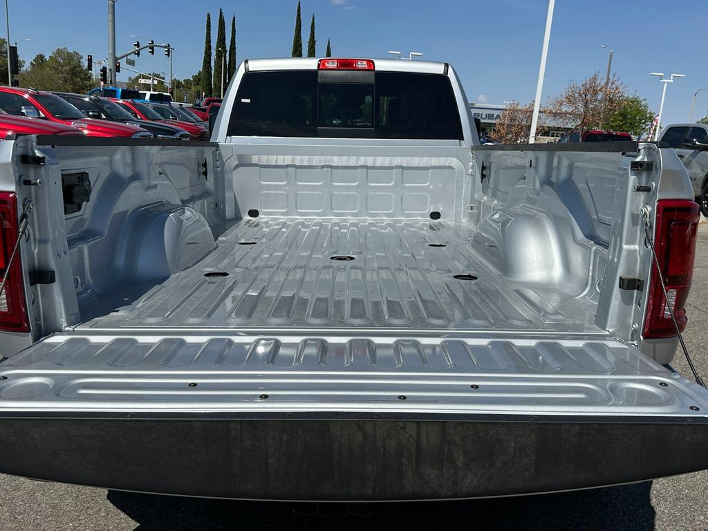 New 2026 RAM 3500 Laramie AWD/4WD image 19