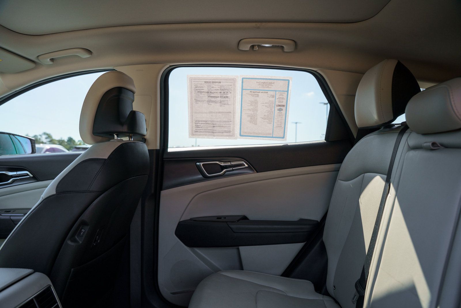 Used 2025 Kia Sportage EX w/ Premium Package FWD image 17