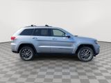 Used 2018 Jeep Grand Cherokee Limited w/ Luxury Group II image 2