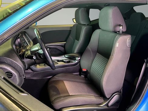 Used 2023 Dodge Challenger SXT RWD image 21