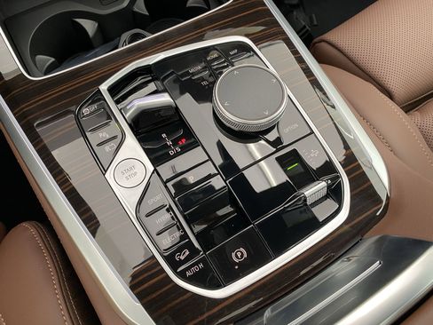 Used 2026 BMW X5 xDrive50e w/ Premium Package image 18