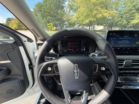 New 2026 Lincoln Corsair Premiere FWD image 14