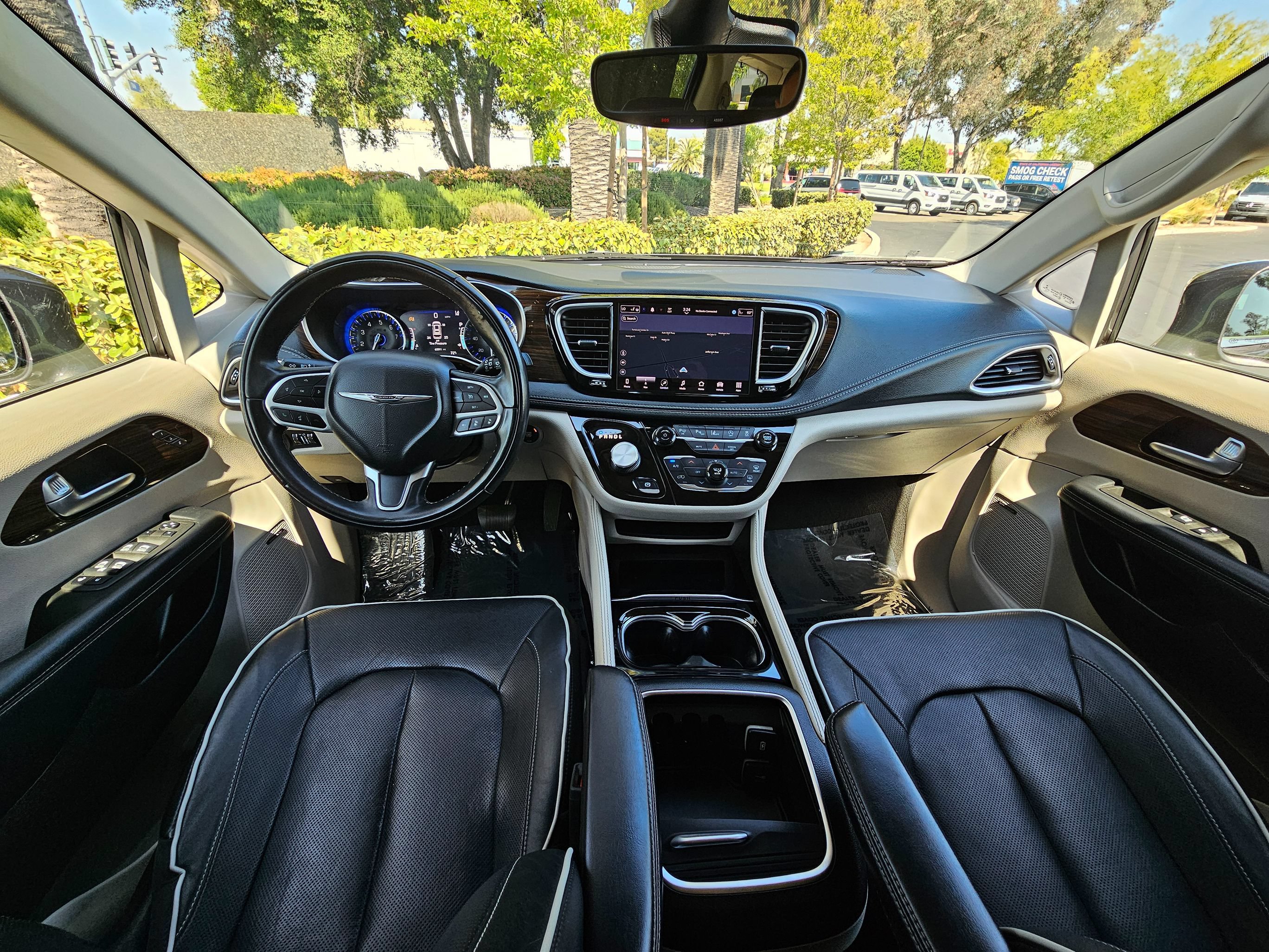 Used 2022 Chrysler Pacifica Limited FWD image 21