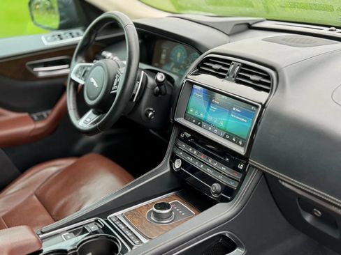 Used 2017 Jaguar F-PACE S AWD/4WD image 50