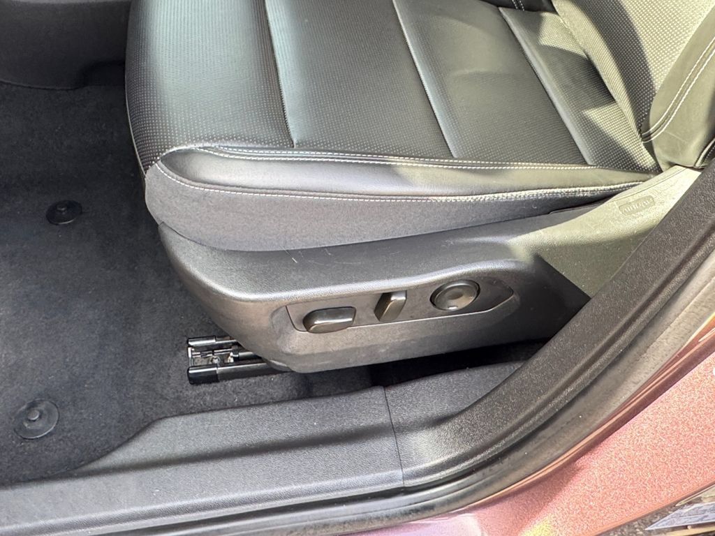 Used 2024 Buick Envision Preferred AWD/4WD image 16