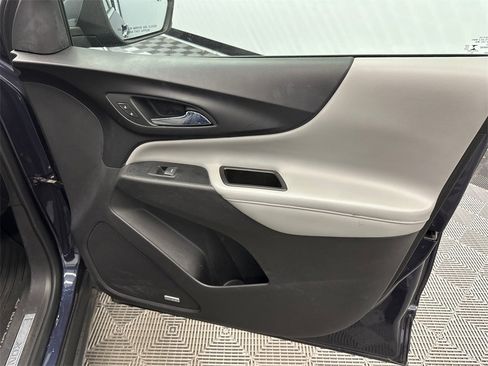 Used 2019 Chevrolet Equinox Premier image 16