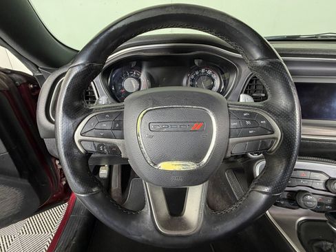 Used 2019 Dodge Challenger R/T w/ Blacktop Package image 9