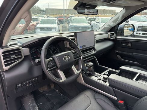 Used 2023 Toyota Tundra Limited image 12