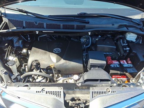 Used 2019 Toyota Sienna XLE AWD/4WD image 28