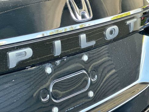 Used 2023 Honda Pilot EX-L image 10