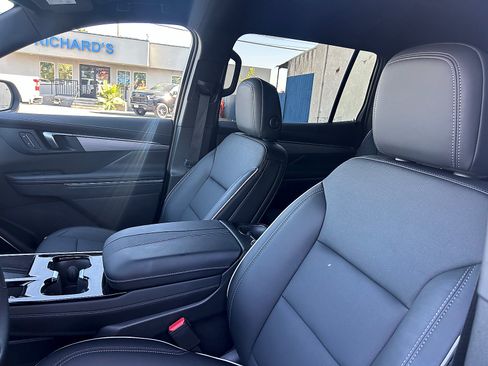 Used 2026 Buick Enclave Preferred FWD image 10