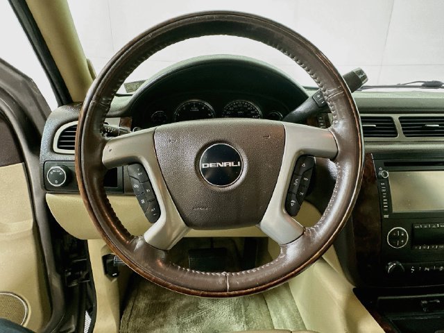 Used 2013 GMC Yukon XL Denali AWD/4WD image 14