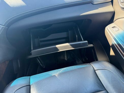 Used 2019 Chevrolet Suburban LT AWD/4WD image 34