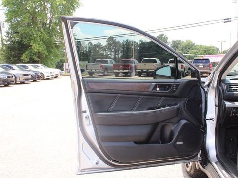 Used 2018 Subaru Outback 2.5i Limited image 21