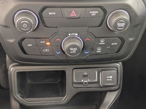 Used 2020 Jeep Renegade Latitude image 20