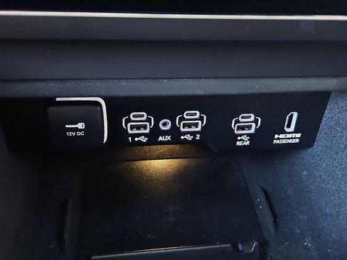 Used 2022 Jeep Grand Wagoneer Series III w/ Rear Seat Video Group 1 image 26