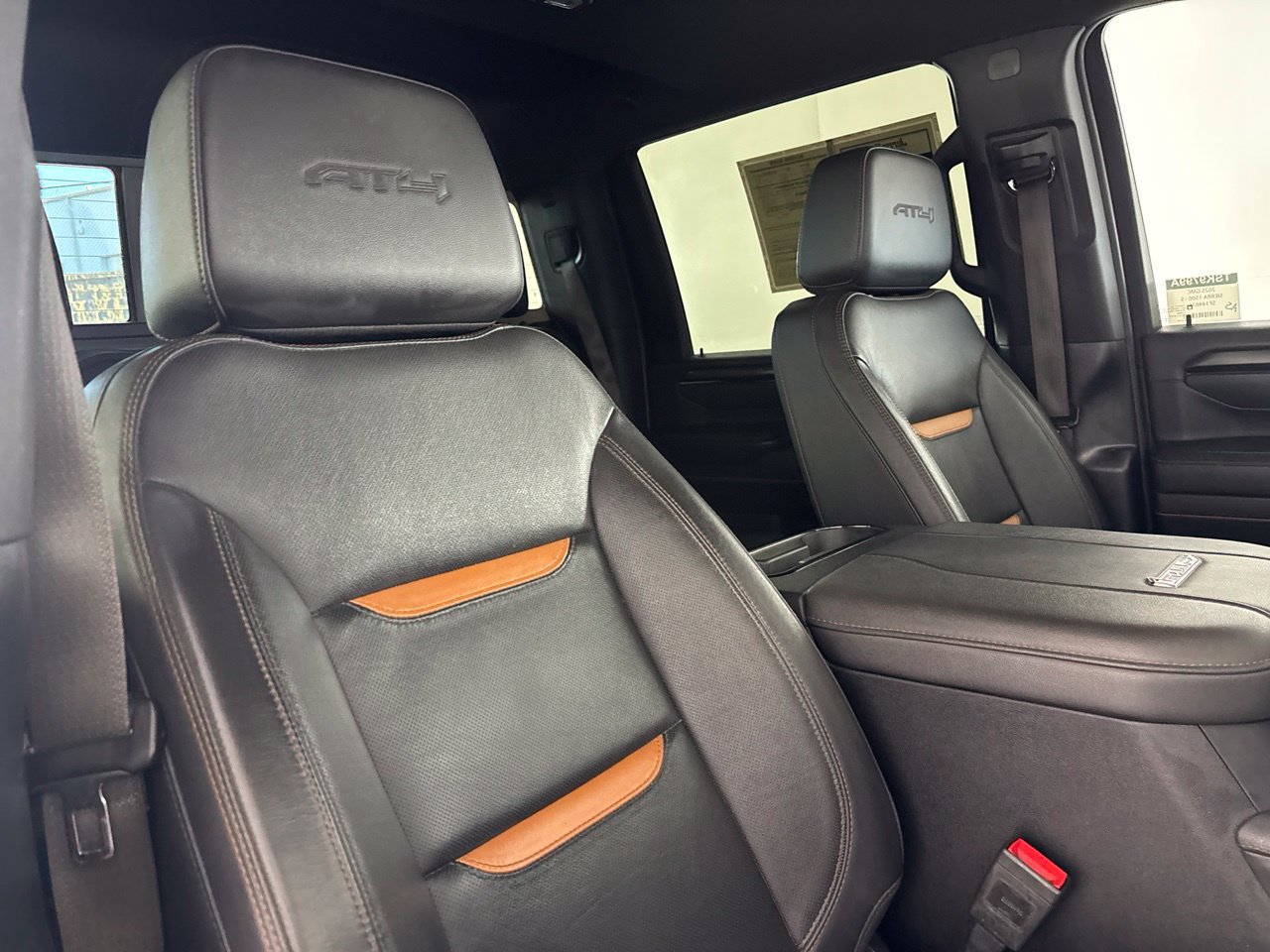 Used 2025 GMC Sierra 3500 AT4 w/ AT4 Premium Plus Package AWD/4WD image 25