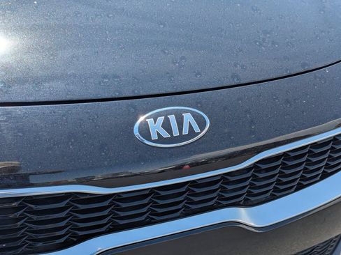 Used 2018 Kia Stinger RWD image 11