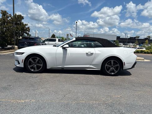 Used 2025 Ford Mustang Premium RWD image 8