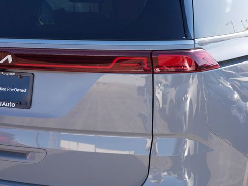 Certified 2024 Kia Carnival SX Prestige image 17