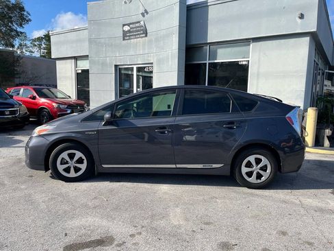 Used 2014 Toyota Prius Five image 12