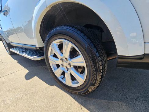 Used 2015 Land Rover LR4 HSE AWD/4WD image 17