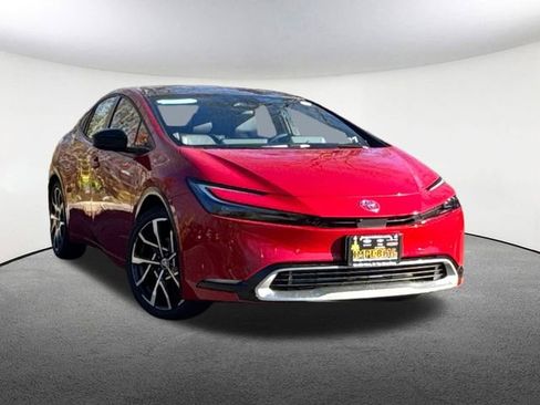 New 2026 Toyota Prius Plug-In Hybrid image 2