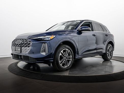 Certified 2025 Audi Q5 Premium w/ Convenience Package AWD/4WD image 7