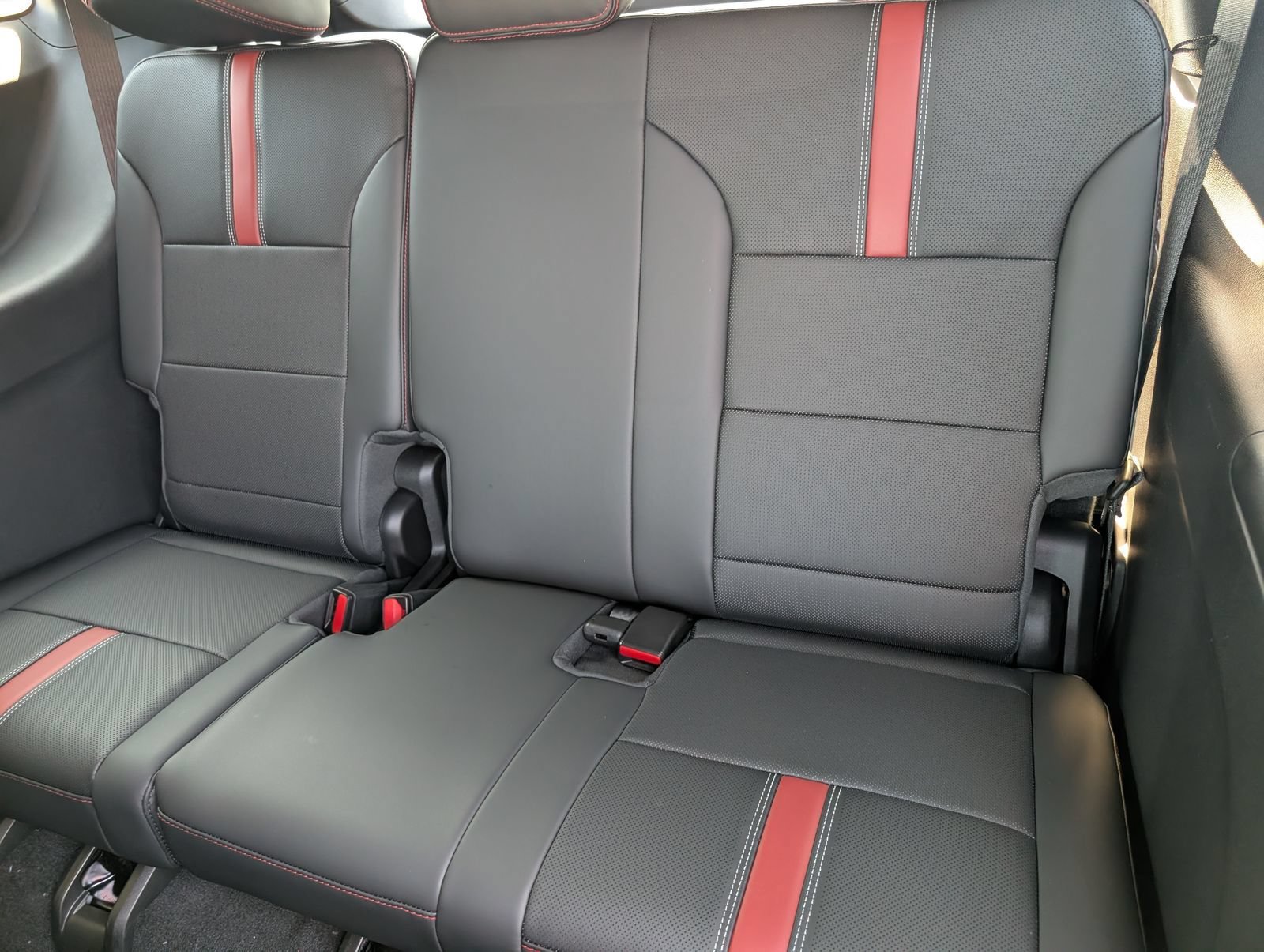 New 2027 Chevrolet Traverse RS FWD image 9