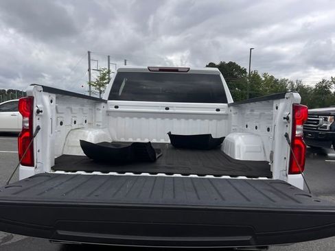 Used 2022 Chevrolet Silverado 1500 LTZ w/ Z71 Off-Road Package AWD/4WD image 30