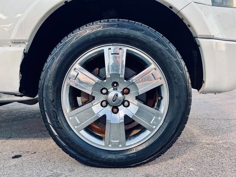 Used 2009 Ford Expedition Limited image 14