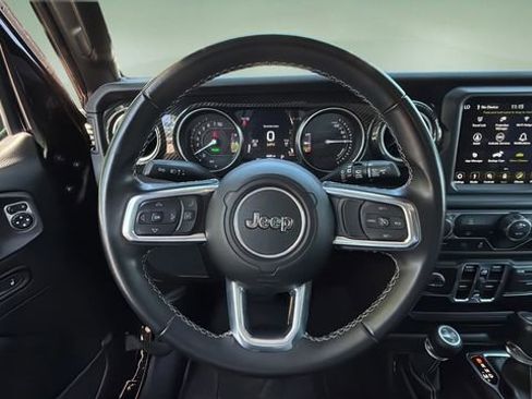 Used 2022 Jeep Wrangler Unlimited Sahara AWD/4WD image 12