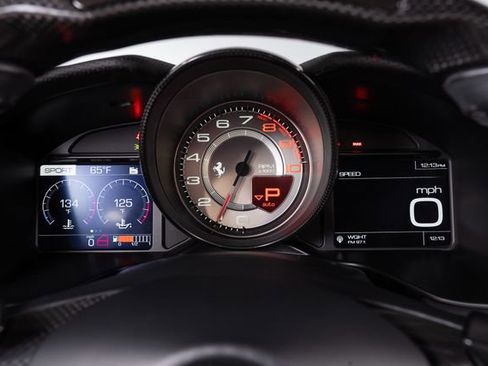Used 2019 Ferrari Portofino RWD image 38