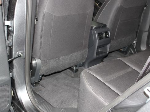 Used 2023 Nissan Rogue S image 39