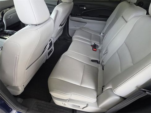 Used 2020 Honda Pilot Touring image 10