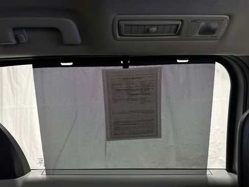 Used 2025 Toyota Sienna XLE image 47