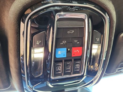Used 2021 Jeep Grand Cherokee L Summit image 17