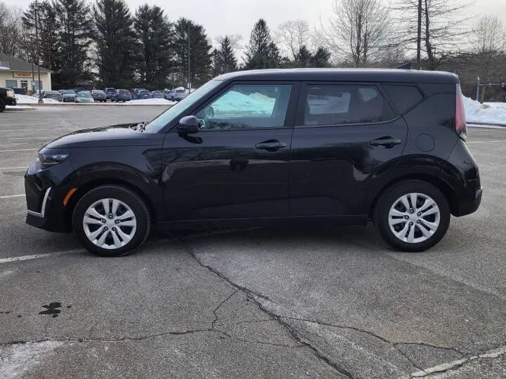 Used 2023 Kia Soul LX FWD image 7