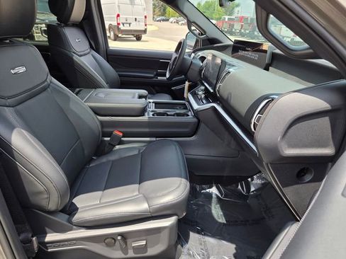 New 2026 Ford Expedition Platinum w/ Stealth Appearance Package AWD/4WD image 16