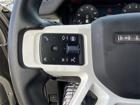 Used 2024 Land Rover Defender 110 S image 8