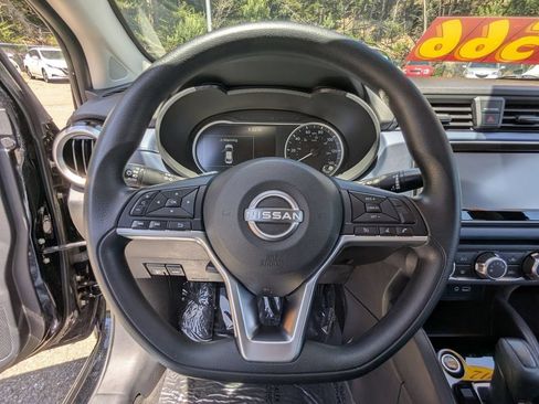 Used 2023 Nissan Versa SV FWD image 15